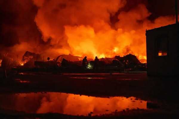 Ascienden a 17 los muertos y casi 50 los heridos por ataques de Rusia a Ucrania