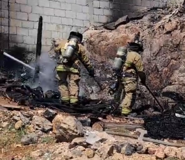 Apagan incendio en Proletaria Ampliación