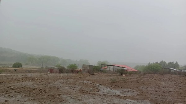 Prevén lluvias, viento y clima cálido este fin de semana