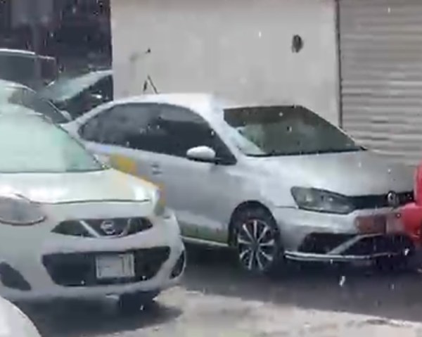 Cae lluvia en el centro