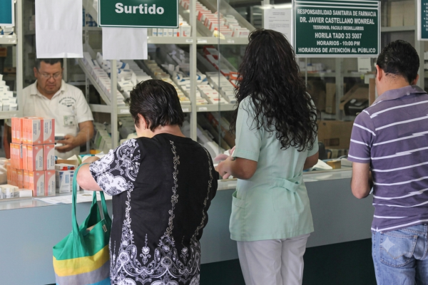Denuncian desabasto de medicamentos en el Imss