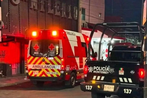 Mesera apuñala a compañera por quitarle cliente
