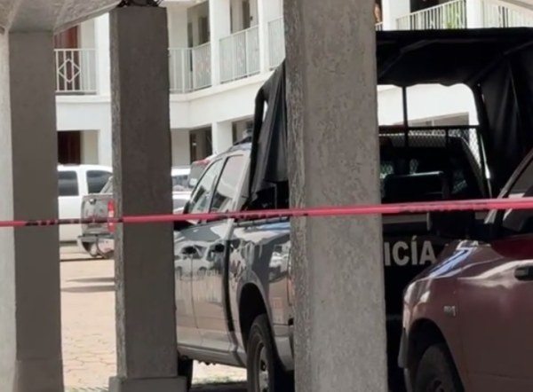 Hallan dos mujeres sin vida en hotel