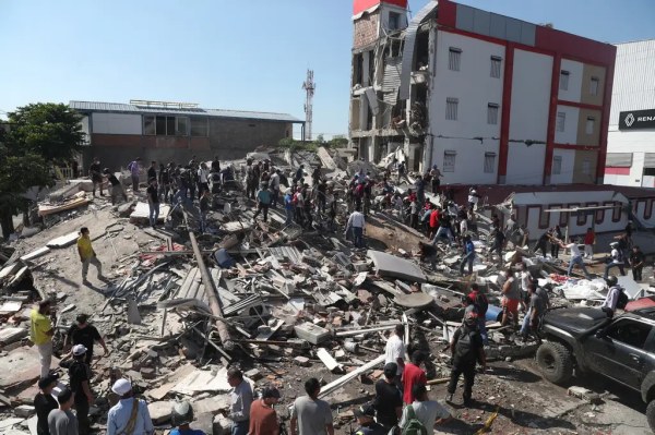 Terremoto en Colombia deja 111 fallecidos