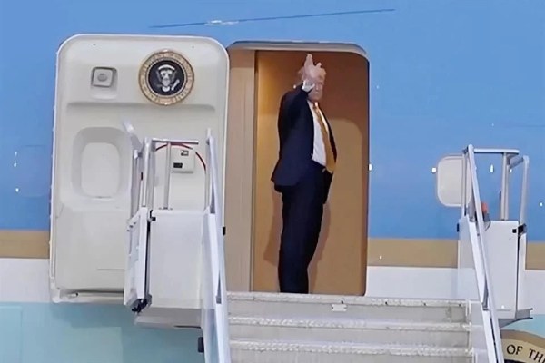 Salió Trump de Turquía escondido en camión de comida