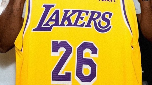 Los Angeles Lakers son vendidos por 12,500 mil mdd
