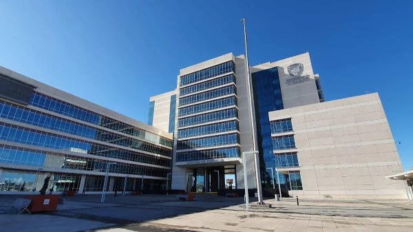 Lo vinculan por asaltar a repartidor en Punta Oriente