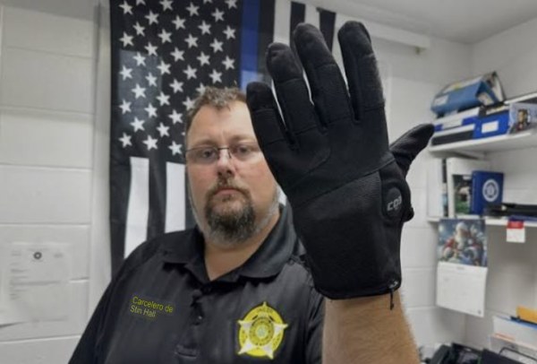 EE. UU. defiende uso de guantes de electrochoques de ICE