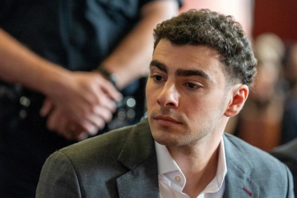 Luigi Mangione se declara culpable por el asesinato del director de UnitedHealthcare