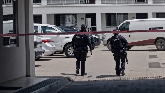 Identifican a joven y a una niña halladas sin vida en hotel