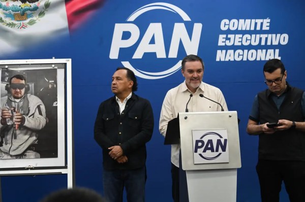 PAN reta a