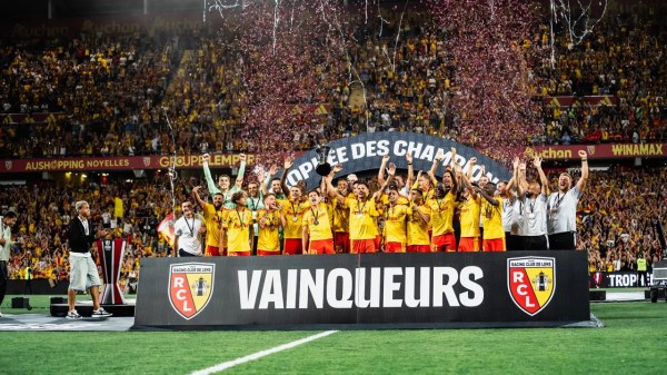 Lens vence 1-0 al PSG y gana su primera Supercopa de Francia
