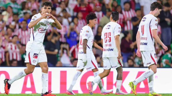 Chivas sufre pero vence al Santos Laguna