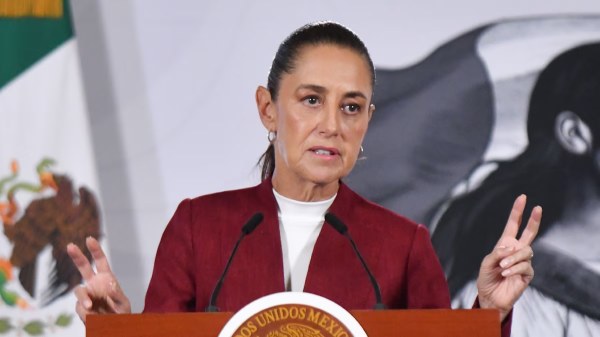 Mueren dos mexicanos en terremoto en Colombia