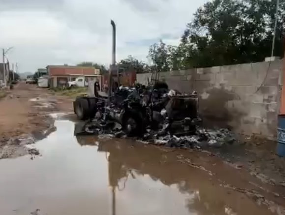 Se calcina tractocamión