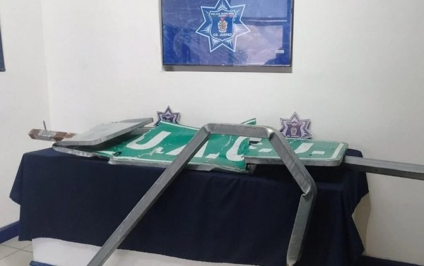 Arranca a hachazos senalamiento vial
