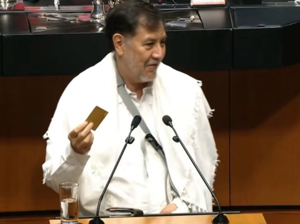 Rechaza Noroña romper su visa en apoyo de 