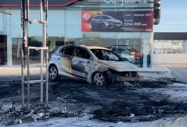 Lo detienen por incendio de autos en agencia