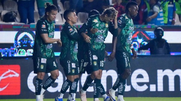 León vence 2-0 al Monterrey