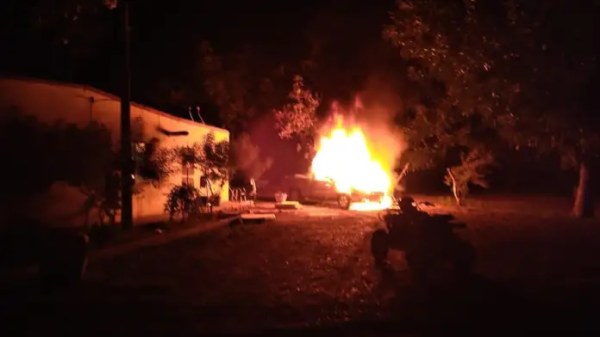 Se incendia auto en Saucillo