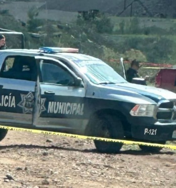 Mueren dos tras volcadura en Guerrero
