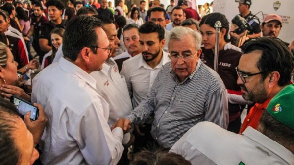 Detienen a exfuncionario con 111 mil pastillas de fentanilo en EU