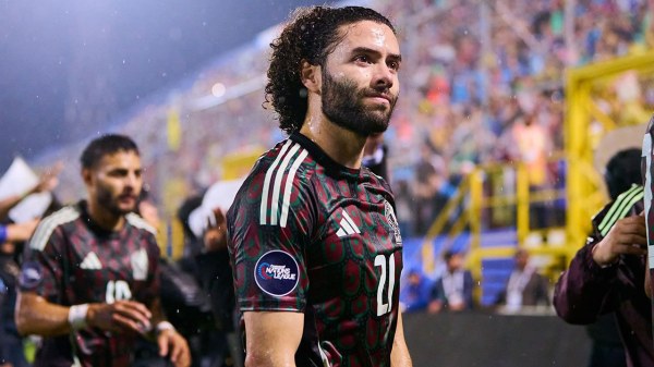 Negocian regreso de César Huerta  a Pumas