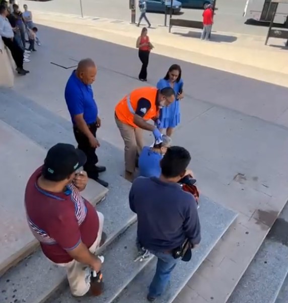 Cae de escaleras en el centro
