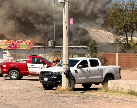 Desalojan clínica del IMSS por incendio