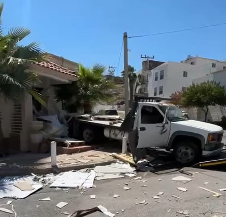 Se estrella con casa en Jardines de San Francisco