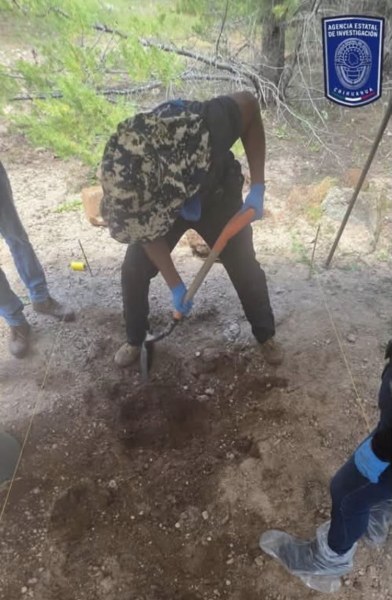 Hallan osamenta en fosa clandestina