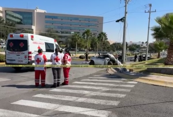 Muere tras choque frente a Hospital Ángeles