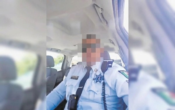 Agente vial que amenazó con arma a su mujer sigue en funciones
