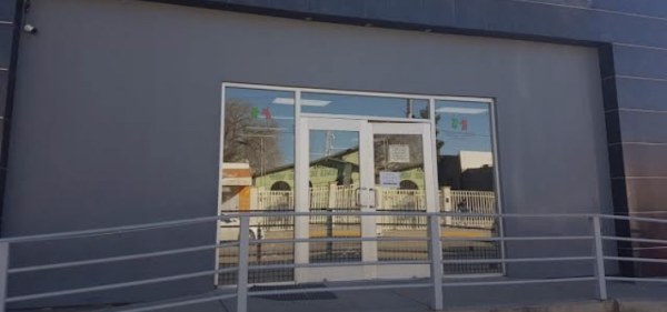 Agentes rescatan a recién nacido