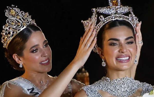 Inconformes denuncian fraude en Miss Universo México