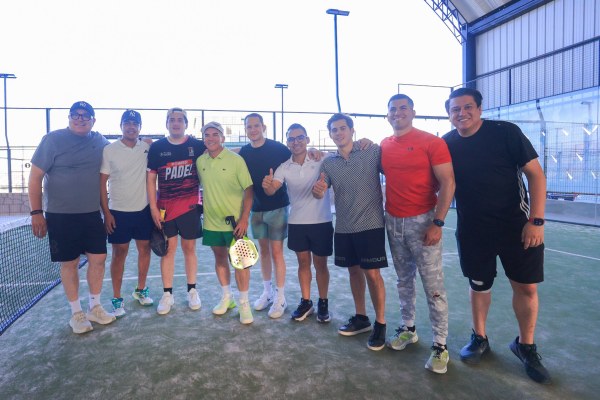 Juega Alito Moreno padel en Chihuahua