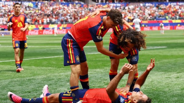Golea España 3-0 a Austria y pasa a octavos