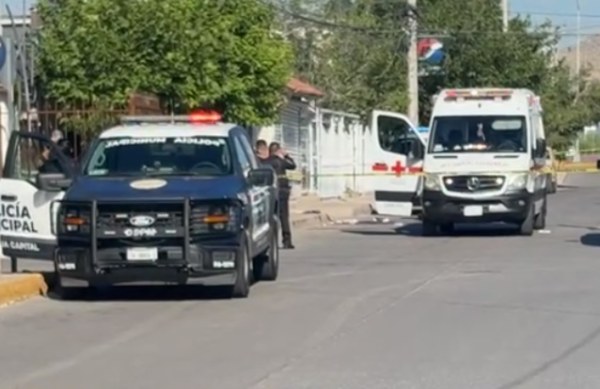 Lo cazan y navajean