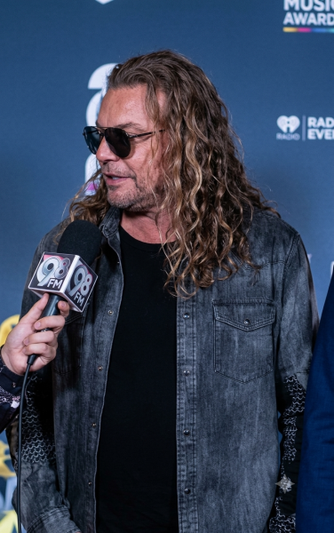 Fher de Maná reta a Liam Gallagher por el Mundial 2026