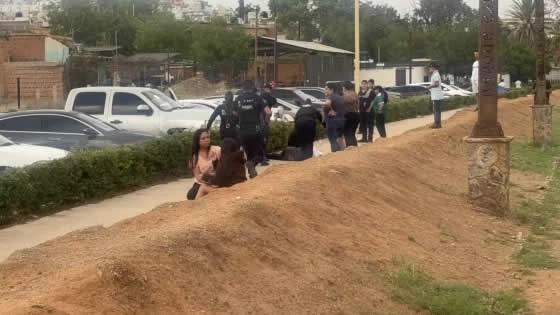 Lo ejecutan frente a su familia