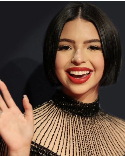 Ángela Aguilar anuncia conversión al cristianismo