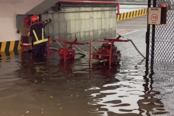 Tormenta inunda el basamento de Cámara de Diputados