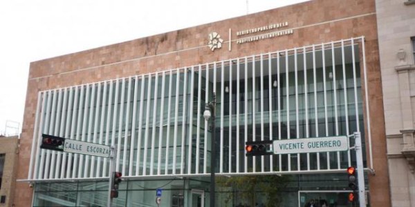 Expiden cinco patentes de notarías