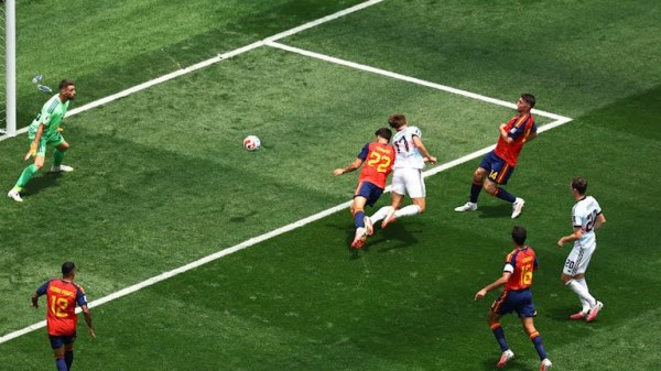 España y Bélgica se van al descanso empatados
