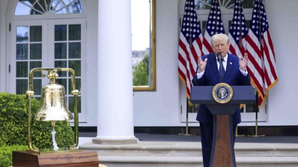 Trump ordena bombardear a Irán si es asesinado