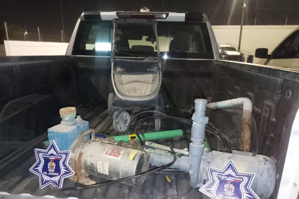 Cae pareja robando equipo de maquiladora en carriola
