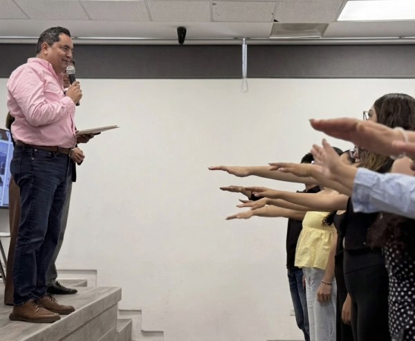 Alan Falomir toma protesta al comité de la UPCh