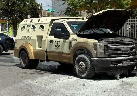 Se incendia camioneta de valores