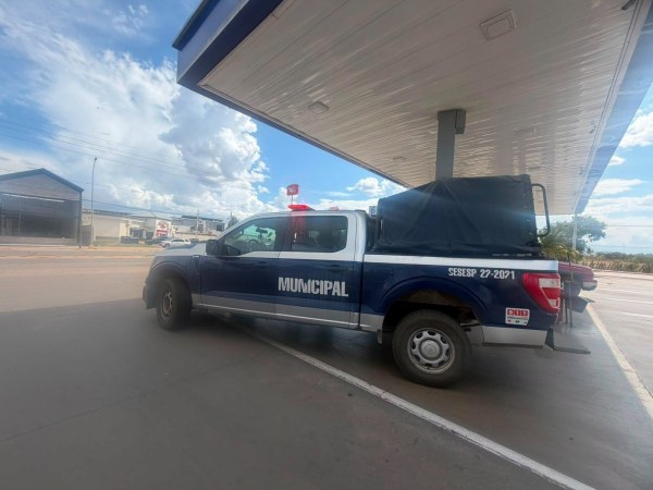 Carga gasolina y huye sin pagar