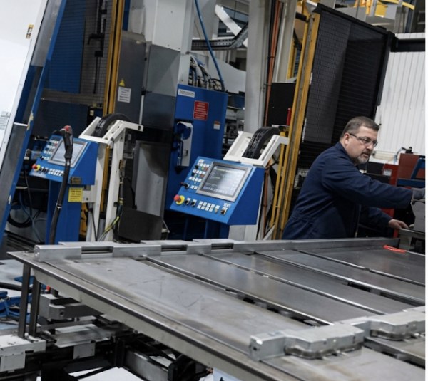Dos trabajadores mueren prensados en maquiladora